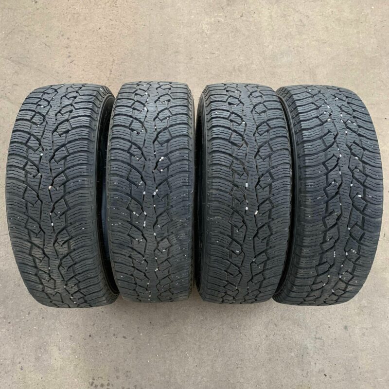 C 16" - 215/65r16C Nokian Tyres Hakkapeliitta CR4